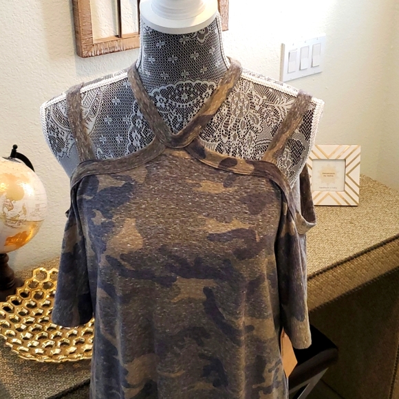 Wanderlux Strappy Shoulder Dress sz M 🎉2x's Host Pick🎉 - Picture 3 of 12